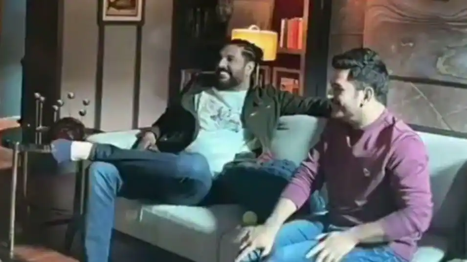 क्यों एक बार फिर महेंद्र सिंह धोनी और युवराज सिंह हुए आमने सामने , सोशल मीडिआ पर जमकर हो रहा है फोटो वायरल 2 Yuvraj_Singh_Ms_Dhoni_Photo