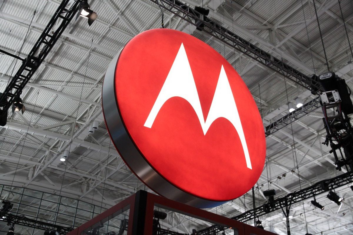 200Mp का पहला स्मार्टफोन ला रहा है Motorola, जल्द आएगा इंडिया में, जानिए क्या है इसकी खासियत और कीमत