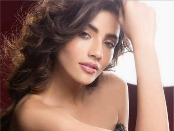 Ishan Kishan की गर्लफ्रेंड Aditi Hundia हैं बेहद ही ग्लैमरस, तस्वीरें देख आप भी हो जाएंगे खूबसूरती के कायल