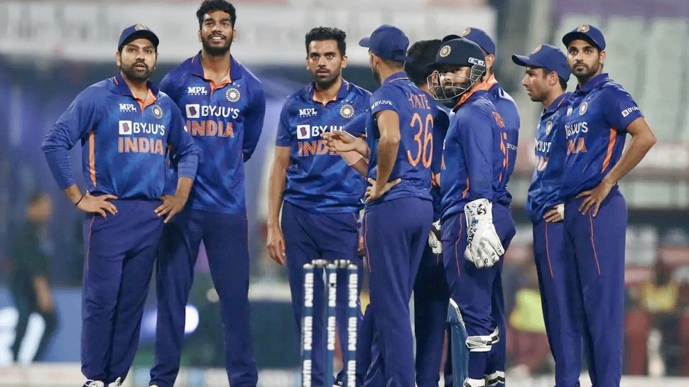 T20 सीरीज शुरु होने से पहले ही Team India को लगा बड़ा झटका, दीपक चाहर के बाद यह मैच विनर खिलाड़ी हुआ बाहर