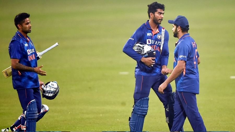T20 सीरीज शुरु होने से पहले ही Team India को लगा बड़ा झटका, दीपक चाहर के बाद यह मैच विनर खिलाड़ी हुआ बाहर