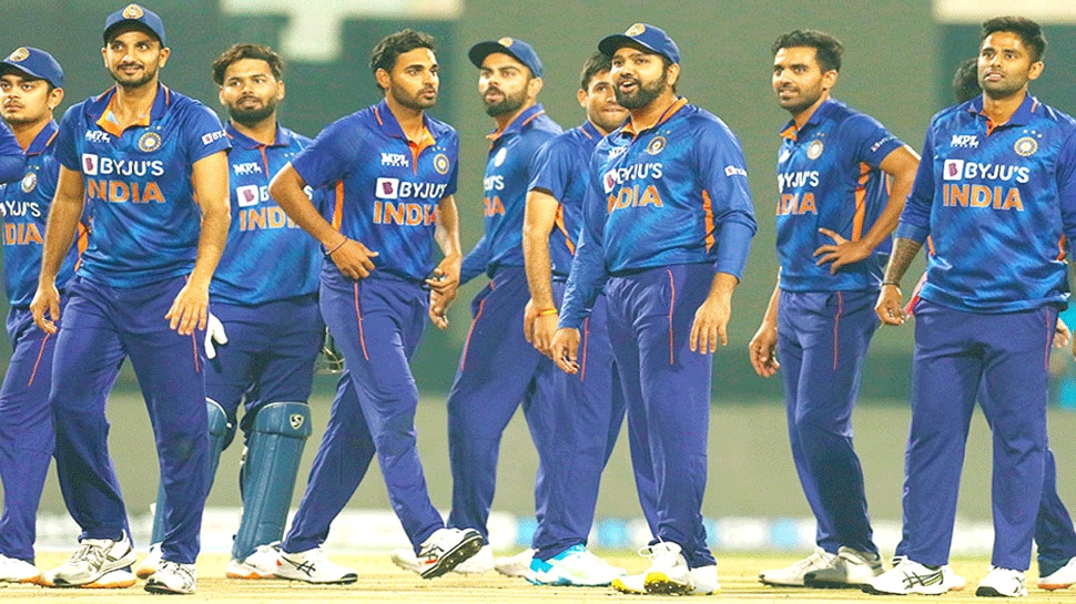 तीसरे टी20 में Rohit Sharma कर सकते हैं टीम में बड़ा बदलाव, पंत और कोहली के बाहर होने पर इन खिलाड़ियों को मिलेगा मौका