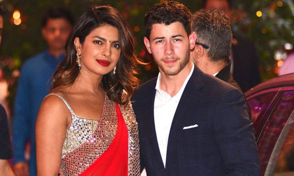 Bollywood और क्रिकेट के इन सितारों ने महंगे गिफ्ट्स देकर जीता अपने पार्टनर का दिल, कीमत है होश उड़ाने वाली!