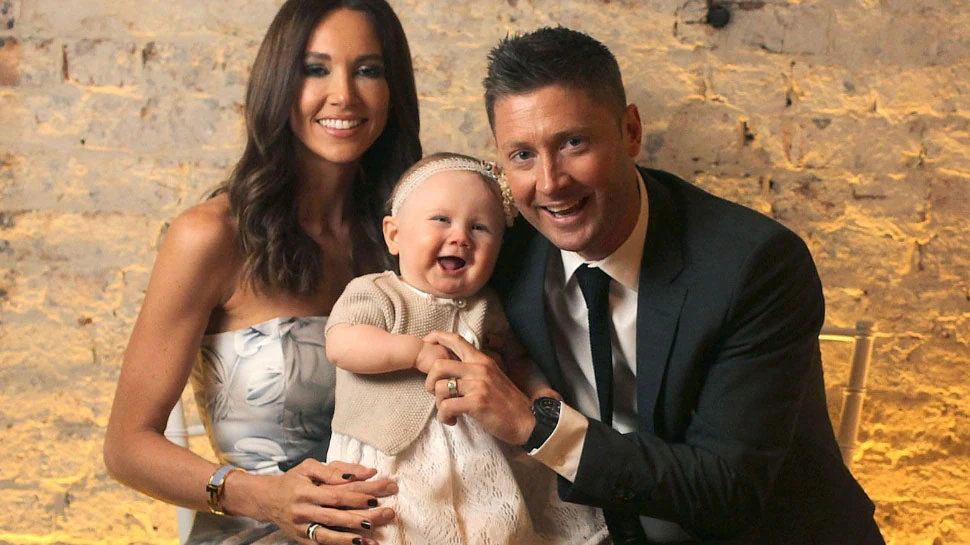 Michael Clarke ने तलाक के बदले पत्नी को दिए 300 करोड़, असिस्टेंट के साथ चल रहा था अफेयर, तस्वीरें हुई वायरल