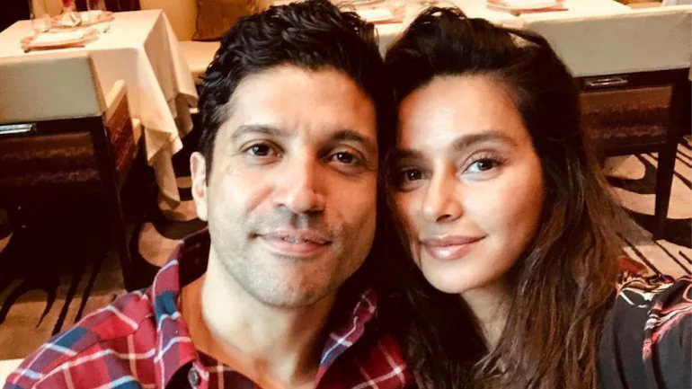 Farhan और Shibani की शादी के बाद पहली बार सामने आया Ex-वाइफ का रिएक्शन, गुस्से में दे दी ये बड़ी धमकी