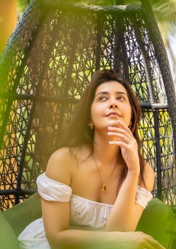 साउथ एक्ट्रेस Raashi Khanna रियल में हैं बेहद क्यूट, जल्द ही बॉलीवुड के इन 2 स्टार्स संग मचाएंगी धमाल