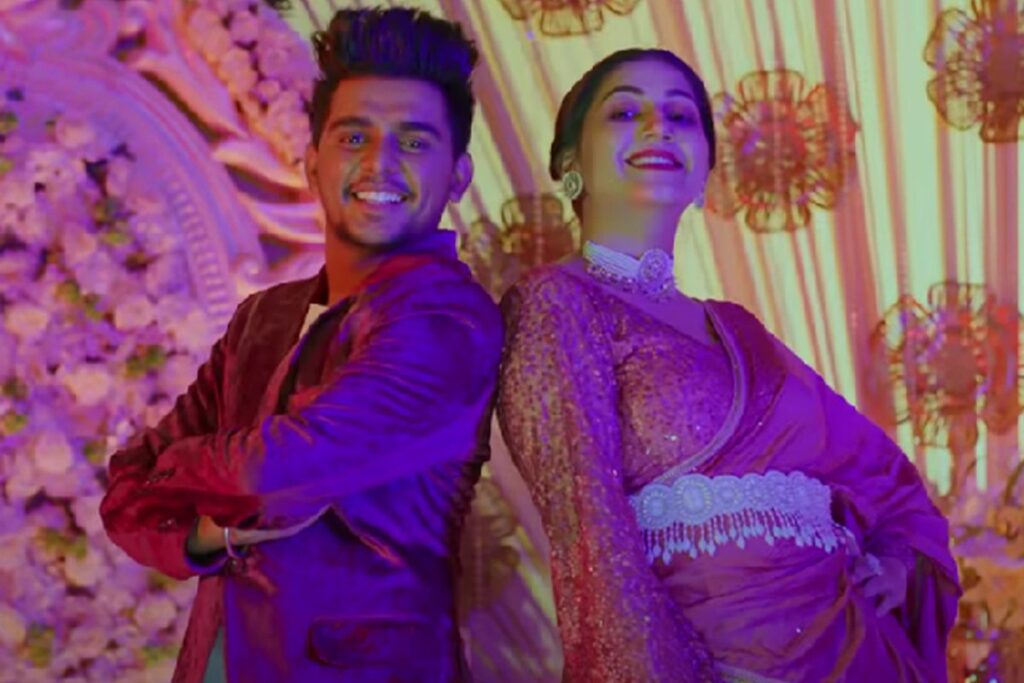 Sapna Choudhary ने लाल दुपट्टा गाने पर किया धमाकेदार डांस, सोशल मीडिया पर तहलका मचा रहा उनका ये Video, आप भी देखें