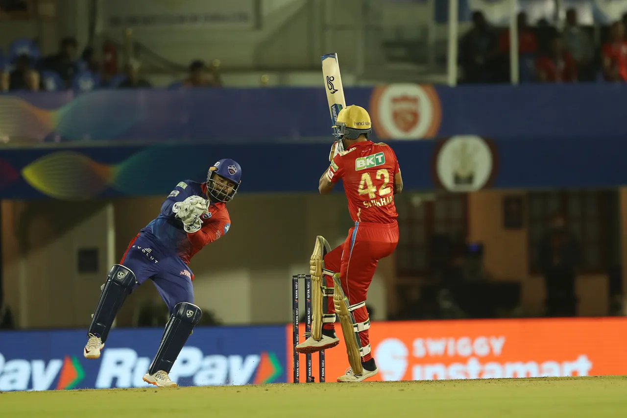 शिखर धवन हुए सिर्फ 9 रन पर आउट, बॉलर के साथ विकेटकीपर को मिलेगा विकेट के श्रेय
