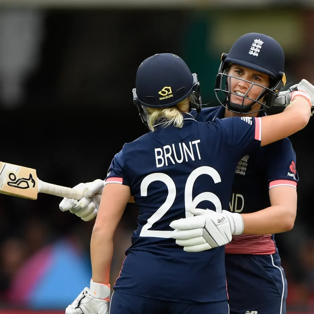 4 साल के लंबे इंतजार के बाद Katherine Brunt-Nat Sciver ने रचाई शादी