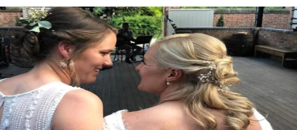 4 साल के लंबे इंतजार के बाद Katherine Brunt-Nat Sciver ने रचाई शादी