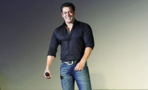 Salman Khan को जान से मारने की धमकी से मिले लेटर से डरा पूरा खान परिवार, गैलेक्सी अपार्टमेंट पहुंचे उनके दोनों भाई 3 Salman Khan को जान से मारने की धमकी से मिले लेटर से डरा पूरा खान परिवार, गैलेक्सी अपार्टमेंट पहुंचे उनके दोनों भाई