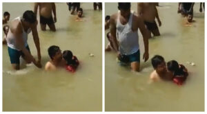 राम नगरी Ayodhya में सरेआम किस करने पर युवक की जमकर हुई धुनाई, वीडियो हुआ वायरल