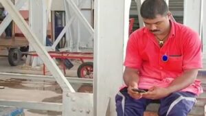 अनोखी कहानी श्रीनाथ कुली की जिसने रेलवे स्टेशन के फ्री Wifi से Upsc की परीक्षा में पाई सफलता, लाखों लोगों के लिए कायम की मिसाल 
