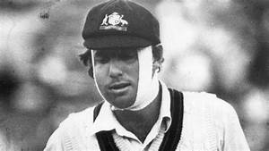 दर्द में कराहते हुए भी Cricket के इन खिलाड़ियों ने नहीं छोड़ा अपने देश का साथ, चोटिल होने के बाद भी खेला मैच 2 दर्द में कराहते हुए भी Cricket के इन खिलाड़ियों ने नहीं छोड़ा अपने देश का साथ