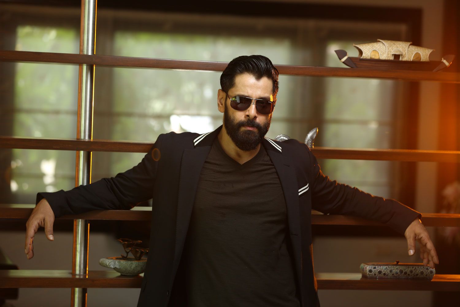 Chiyaan Vikram ने अपने हार्ट अटैक की खबरों को बताया झूठा, कहा - 'मेरी फोटो को बीमार शख्स के साथ.....