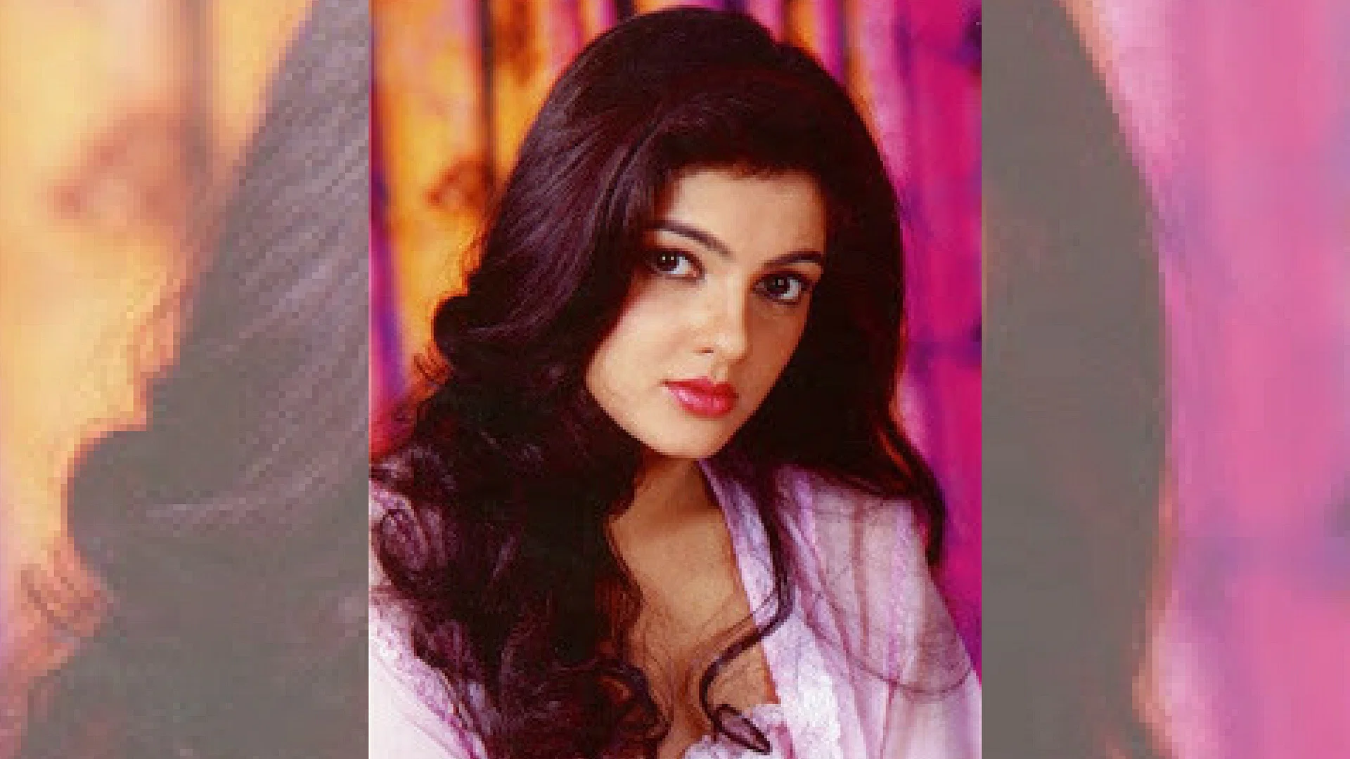 Bollywood की बोल्ड एक्ट्रेस Mamta Kulkarni का बदल गया हैं इतना लुक, फैंस बोले &Quot;कौन हैं ये&Quot;