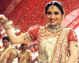 Bollywood की यह 5 एक्ट्रेसेस प्रेग्नेंसी में भी कर चुकी हैं शूटिंग, एक ने तो इस हालत में बारिश में भीगते हुए की शूटिंग 2 Bollywood की यह 5 एक्ट्रेसेस प्रेग्नेंसी में भी कर चुकी हैं शूटिंग, एक ने तो इस हालत में बारिश में भीगते हुए की शूटिंग