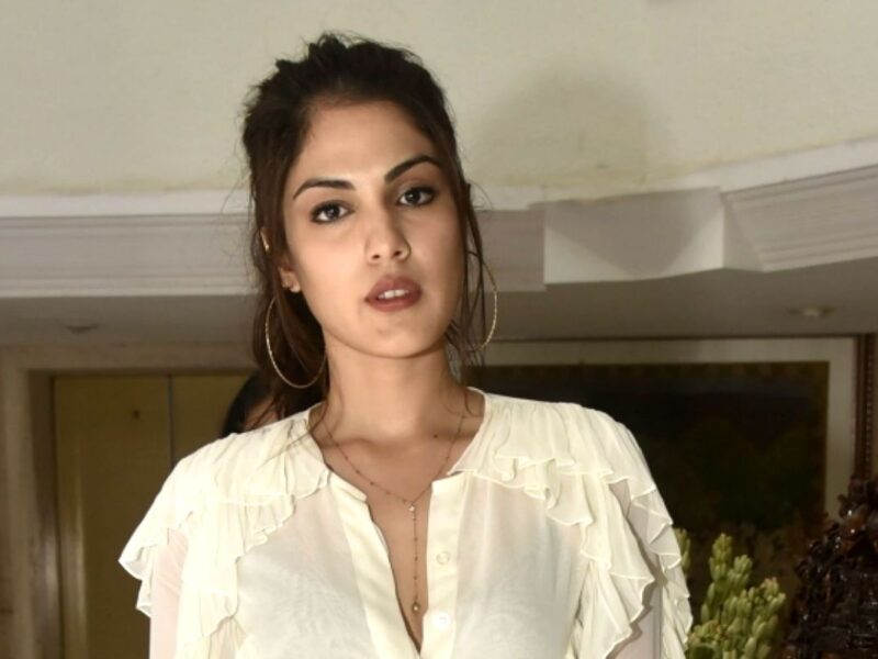 Rhea Chakraborty पर एक बार फिर Ncb ने कंसा शिकजा, ड्रग्स सप्लाई करने का लगा आरोप