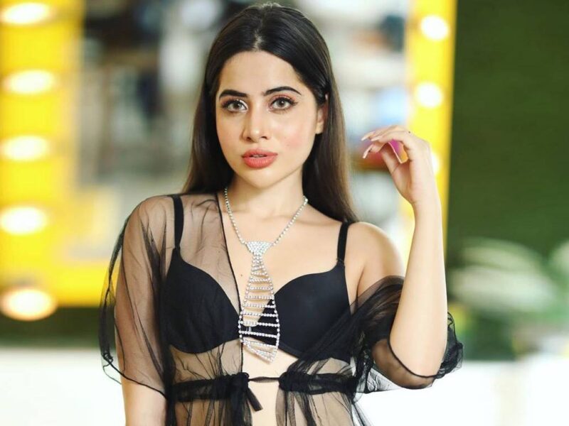 Urfi Javed के बोल्ड कपड़ो पर फैमिली का होता हैं ऐसा रिएक्शन, एक्ट्रेस अपने फैसले लेती हैं खुद