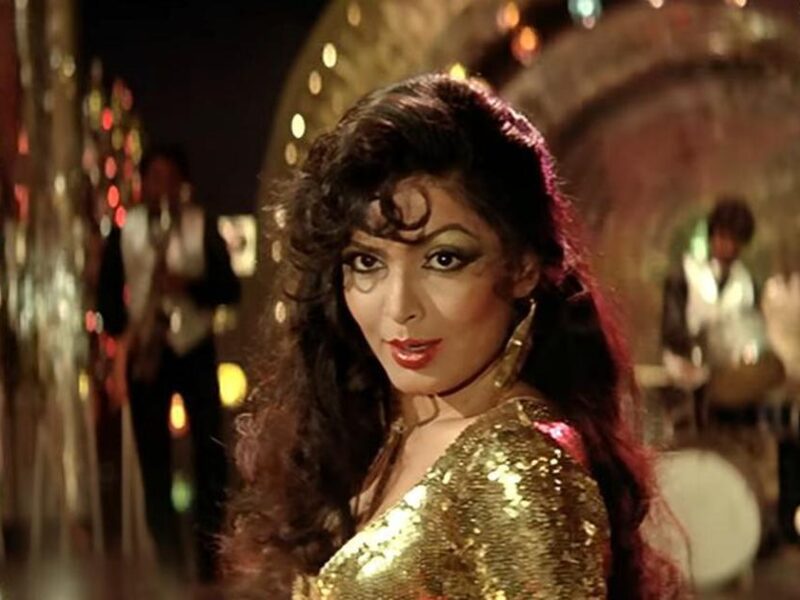 अपनी जिंदगी के आखिरी पलों में बिल्कुल अकेली रह गई थी Parveen Babi, फ्लैट में मिली थी सड़ी हुई लाश