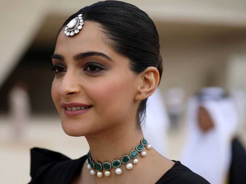 कपूर खानदान के घर गूंजी किलकारियां, Sonam Kapoor ने बेटे को दिया जन्म