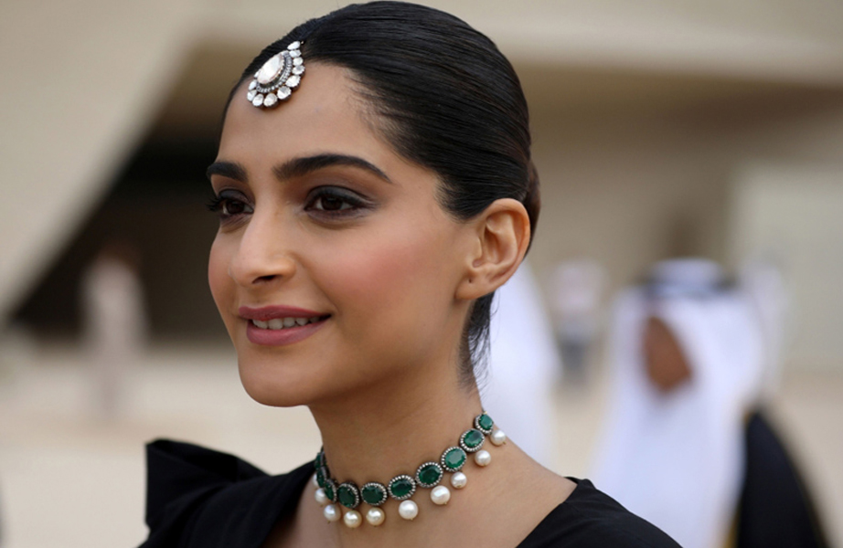 कपूर खानदान के घर गूंजी किलकारियां, Sonam Kapoor ने बेटे को दिया जन्म