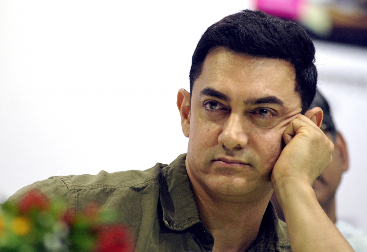 अपने बचपन के दिनों को याद कर के Aamir Khan के छलके आंसू, मुश्किलों भरा रहा पूरा बचपन
