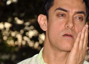 अपने बचपन के दिनों को याद कर के Aamir Khan के छलके आंसू, मुश्किलों भरा रहा पूरा बचपन