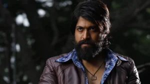 गरीब परिवार के Yash की ‘केजीएफ' से चमकी किस्मत, आज के समय में लेते हैं करोड़ों में फीस 2 गरीब परिवार के Yash की ‘केजीएफ' से चमकी किस्मत, आज के समय में लेते हैं करोड़ों में फीस