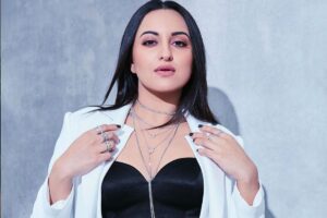 Sonakshi Sinha ने कमाई करोड़ों की दौलत और मंहगी कारों के साथ आलिशान घर को खरीदा, टोटल नेटवर्थ जान कर आप भी रह जाएंगे दंग 3 Sonakshi Sinha ने कमाई करोड़ों की दौलत और मंहगी कारों के साथ आलिशान घर को खरीदा, टोटल नेटवर्थ जान कर आप भी रह जाएंगे दंग