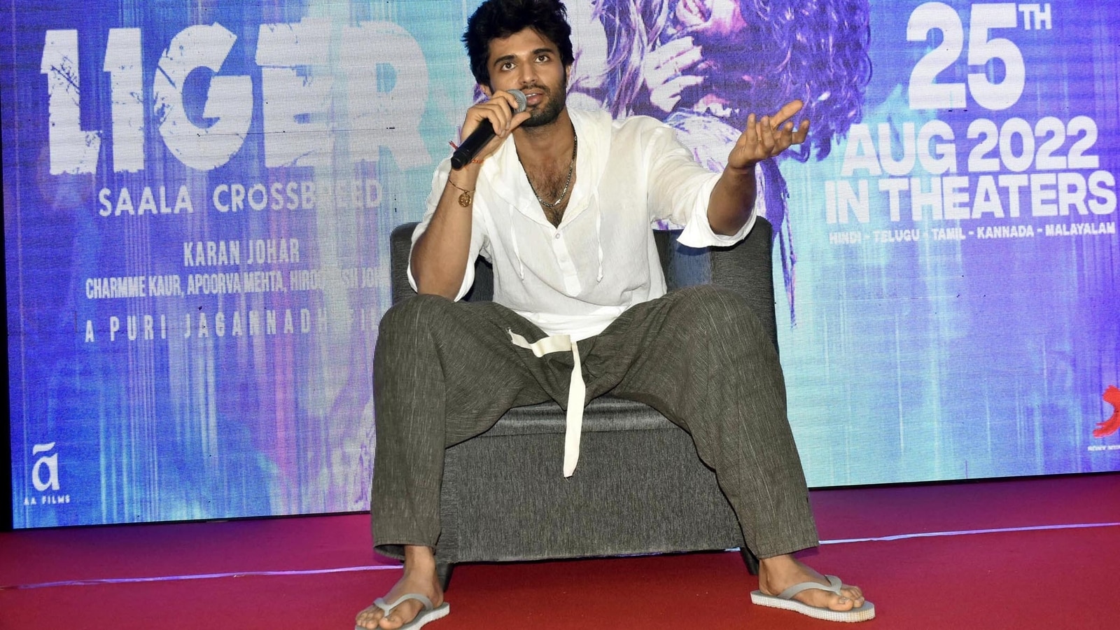 बॉलीवुड फिल्मों के बॉयकॉट पर Vijay Deverakonda ने दिया बयान, कहा - &Quot;एक फिल्म से हजारों लोगों की रोटी चलती हैं.....