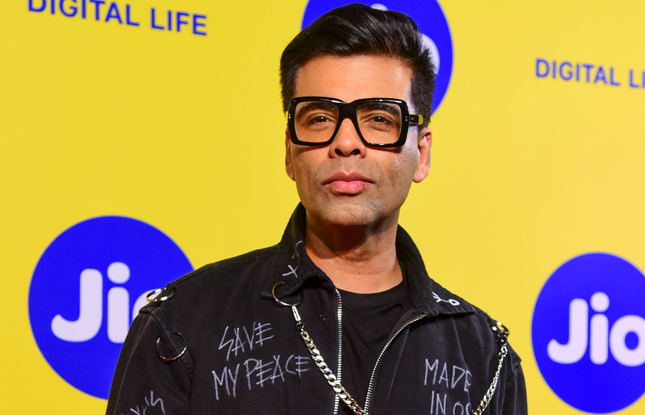 प्लेन के बाथरूम में अपने पार्टनर के साथ पकड़े गए Karan Johar, कहा - &Quot;मेकआउट करने की कोशिश की लेकिन.....