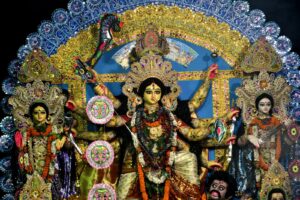नौ दिवसीय नवरात्रि (Nine Day Navratri) के पावन अवसर पर इस तरह पूजा करने से मां होगी प्रसन्न, रातों - रात घर में आएंगी खुशियां 
