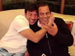 Sunny Deol ने अपने पिता Dharmendra की तारीफ में कही ऐसी बातें, कहा – “वह मेरे आइडियल हैं….!! 2 Sunny Deol ने अपने पिता Dharmendra की तारीफ में कही ऐसी बातें, कहा – “वह मेरे आइडियल हैं….!!