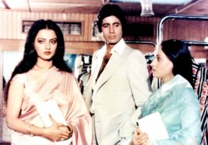 जब Amitabh Bachchan और रेखा को करीब देख के रोने लगी थी जया बच्चन, एक्टर को खानी पड़ी थी ये कसम 