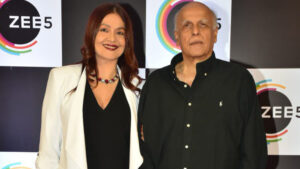 जब महेश भट्ट अपनी ही बेटी Pooja Bhatt से करना चाहते थे शादी, एक्ट्रेस डिप्रेशन की हो गई थी शिकार 3 जब महेश भट्ट अपनी ही बेटी Pooja Bhatt से करना चाहते थे शादी, एक्ट्रेस डिप्रेशन की हो गई थी शिकार