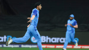 Ind Vs Pak 2022: T20 वर्ल्ड कप में पाकिस्तान के खिलाफ Arshdeep Singh बने 'हीरो', शानदार गेंदबाजी से बदला गेम का रूख 4 Ind Vs Pak 2022: T20 वर्ल्ड कप में पाकिस्तान के खिलाफ Arshdeep Singh बने 'हीरो', शानदार गेंदबाजी से बदला गेम का रूख
