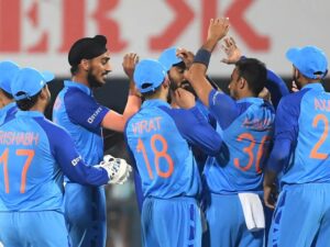 शाहीन अफरीदी ने लिए Mohammed Shami से गेंदबाजी टिप्स, लंबे समय तक चली दोनों खिलाड़ियों के बीच बातचीत 3 शाहीन अफरीदी ने लिए Mohammed Shami से गेंदबाजी टिप्स, लंबे समय तक चली दोनों खिलाड़ियों के बीच बातचीत