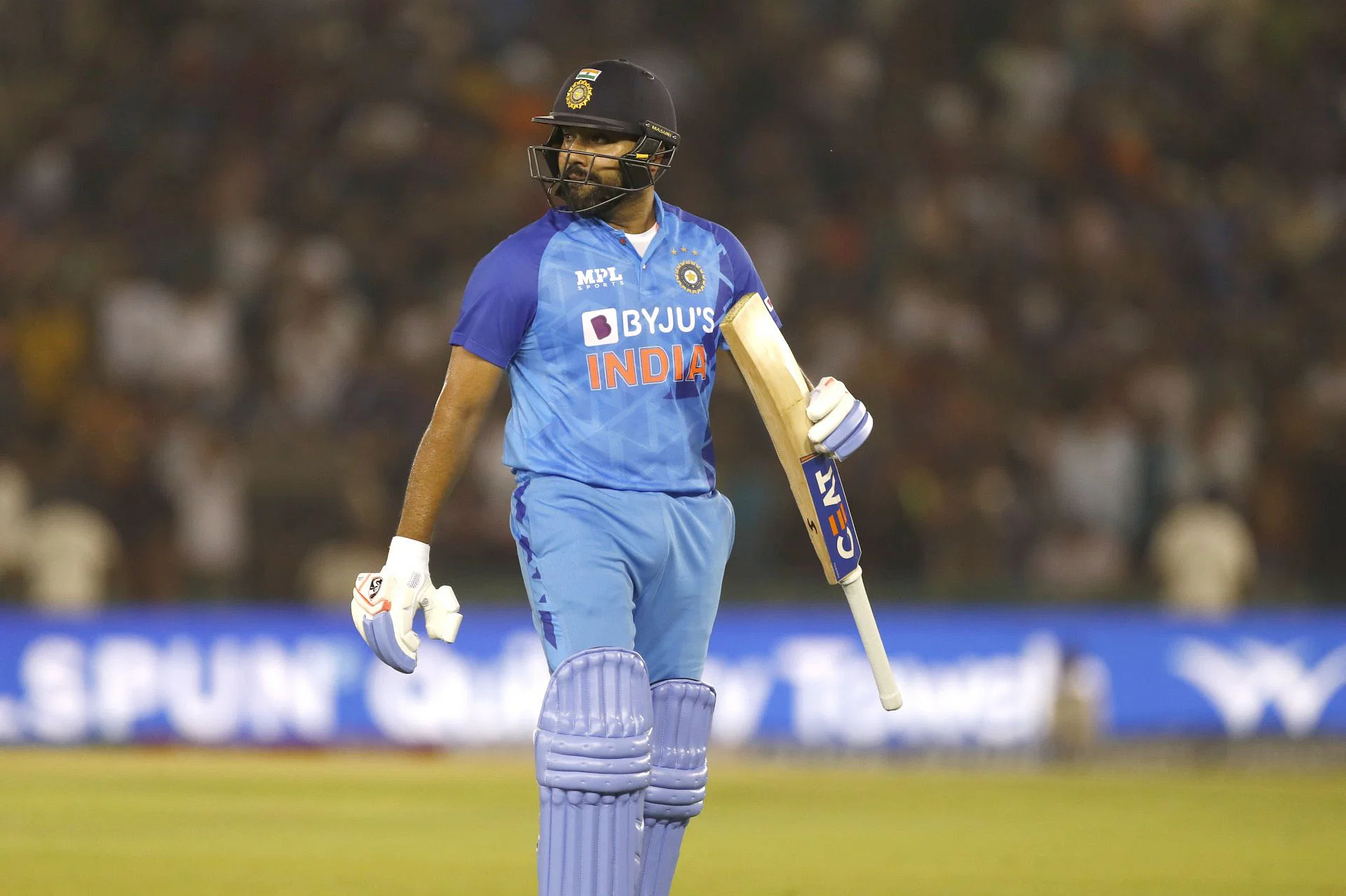 T20 World Cup 2022: टी20 वर्ल्ड कप में सबसे ज्यादा छक्के जड़ने वाले बने Rohit Sharma, इन दिग्गज खिलाड़ियों को पीछे छोड़ा!!