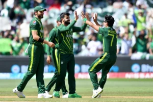 Pak Vs Ban: सेमीफाइनल में अपनी जगह बनाने के लिए बांग्लादेश ने पाकिस्तान को दिया 128 रनों का टारगेट, शाहीन अफरीदी ने चटकाए 4 विकेट 
