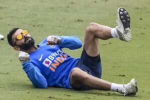 इंग्लैड के खिलाफ सेमीफाइनल मुकाबले से पहले नेट प्रैक्टिस के दौरान घायल हुए Virat Kohli, टीम इंडिया की बढ़ी मुश्किलें