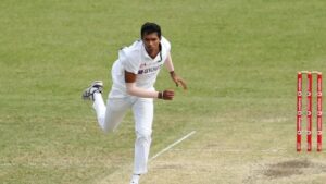 Ind Vs Ban: बांग्लादेश के खिलाफ उतरने से पहले टीम इंडिया को लगा बड़ा झटका, रोहित शर्मा के बाद Navdeep Saini टीम से हुए बाहर