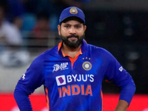 Video: बांग्लादेश के खिलाफ कैच लपकने के चक्कर में चोटिल हुए Rohit Sharma, बीच मैच में हाथों से पानी की तरह बहा खून 2 Video: बांग्लादेश के खिलाफ कैच लपकने के चक्कर में चोटिल हुए Rohit Sharma, बीच मैच में हाथों से पानी की तरह बहा खून
