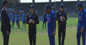 Video: टॉस जीतने के बाद कंफ्यूज हुए Rohit Sharma, सिर खुजलाते हुए 2 मिनिट बाद लिया फैसला, वायरल हुआ वीडियो