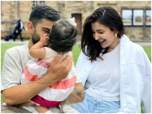बेटी वामिका के बर्थडे पर शर्टलेस हुए Virat Kohli, अनुष्का शर्मा के साथ खास अंदाज में दिया पोज