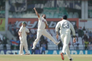 Mohammed Shami ने पहले टेस्ट मैच में रचा इतिहास, वॉर्नर को आउट कर पूरे किए अपने 400 विकेट∼