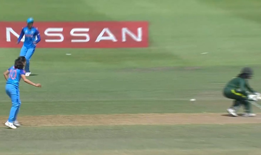Renuka Thakur को मैच के दौरान आया गुस्सा, पाकिस्तानी खिलाड़ी के प्राइवेट पार्ट पर दे मारी गेंद, वीडियो Viral∼