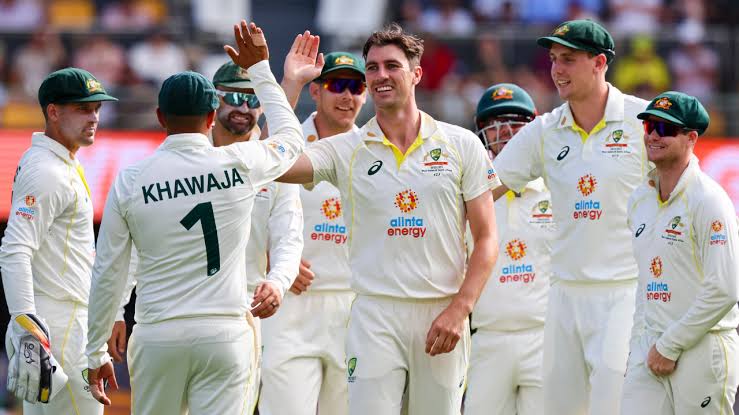 दिल्ली टेस्ट मैच के बीच ऑस्ट्रेलिया को बड़ा झटका, ये धांसू खिलाड़ी हुआ बाहर, सिराज ने दिया था दर्द