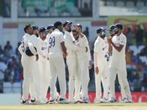 टेस्ट मैच में Rohit Sharma ने दिखाया अपना आक्रामक अंदाज, पैट कमिंस को पहले ही ओवर में लगाए 3 चौंके∼
