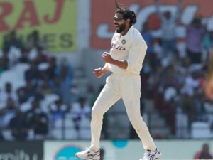 सितंबर में हुई थी घुटनों की सर्जरी, 5 महीने बाद कमबैक कर के पहले ही मैच में 5 विकेट हासिल किए, Ravindra Jadeja का कारनामा∼